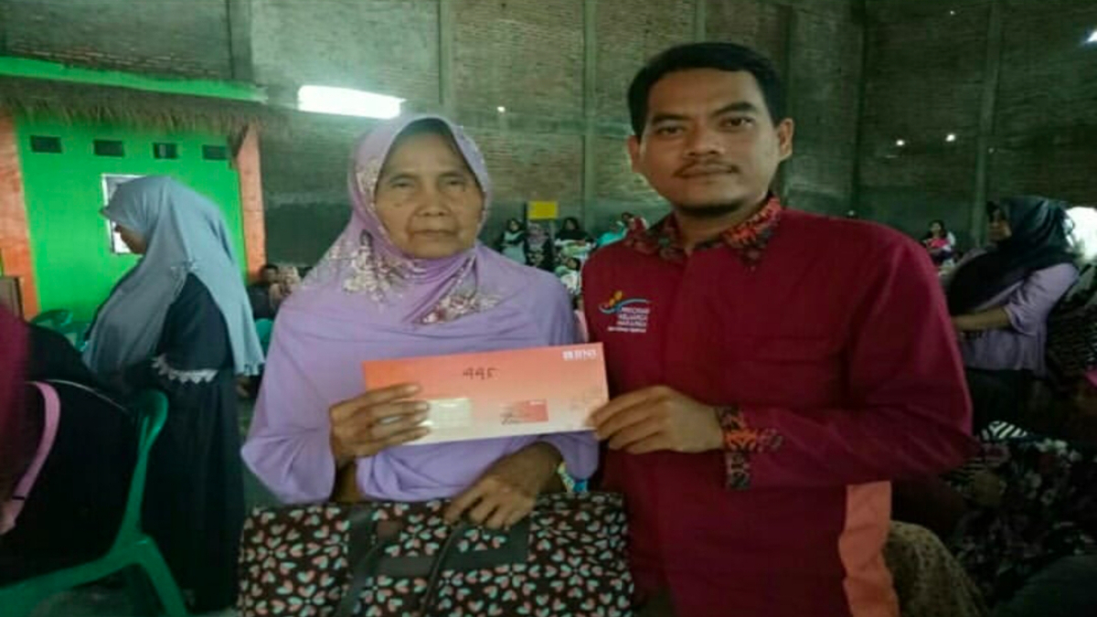 Ilustrasi..Penyaluran bansos PKH BPNT.