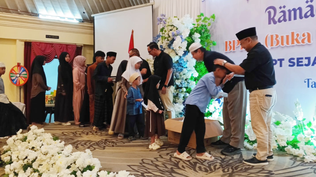 Keluarga besar PT Sejahtera Eka Graha (SEG) menggelar buka puasa bersama sekaligus santunan anak yatim.