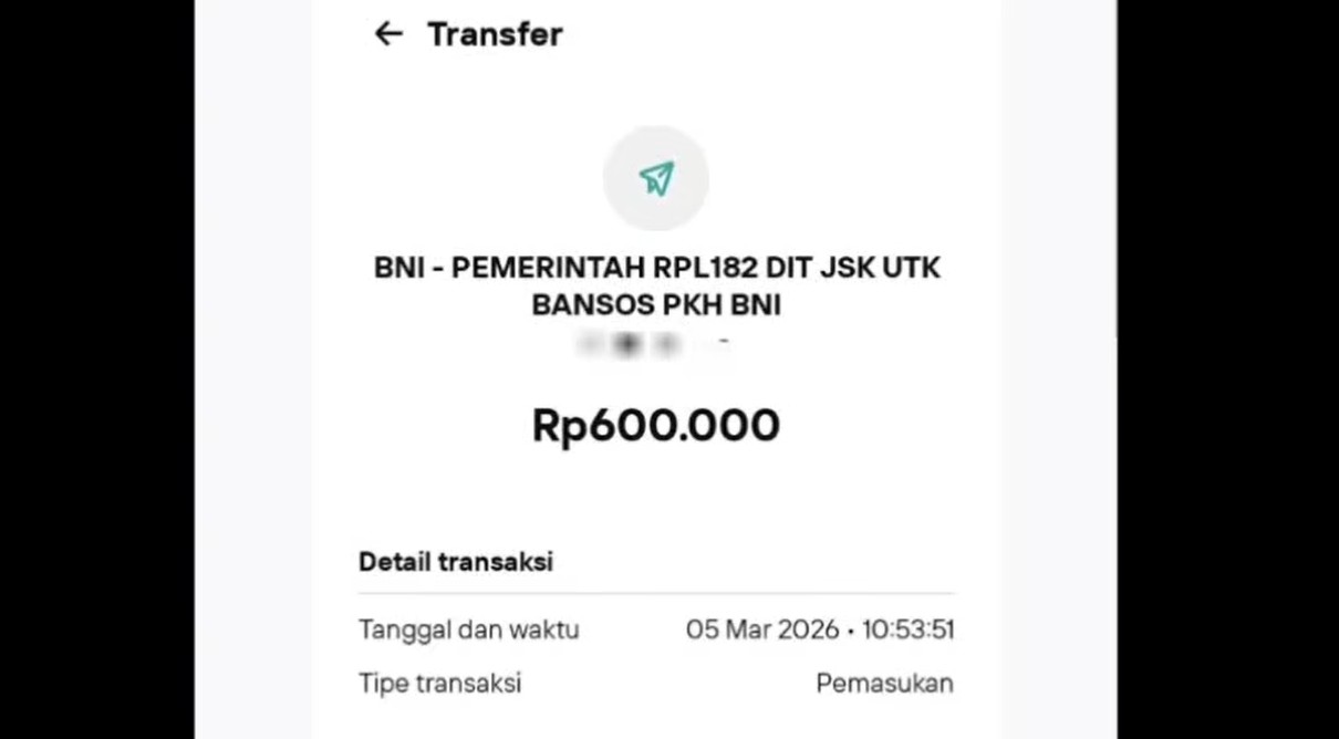 KPM menerima pencairan bansos senilai Rp600.000 melalui KKS terbitan Bank BNI