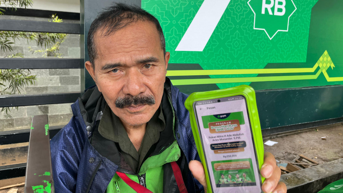 Abdullah Aris Munandar salah satu dari ratusan ribu ojol yang menerima THR.