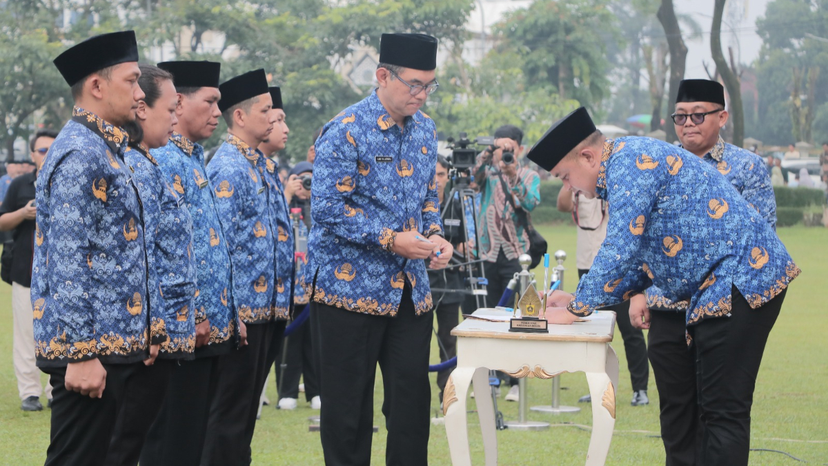 Ilustrasi: Para Pegawai Pemerintah dengan Perjanjian Kerja (PPPK) saat dilantik Bupati Bogor Rudy Susmanto beberapa waktu lalu.
