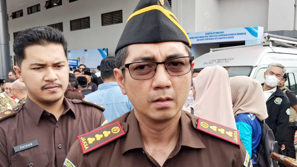 Kepala Kejaksaan Negeri (Kajari) Kabupaten Bogor, Denny Achmad saat menyampaikan keterangan.