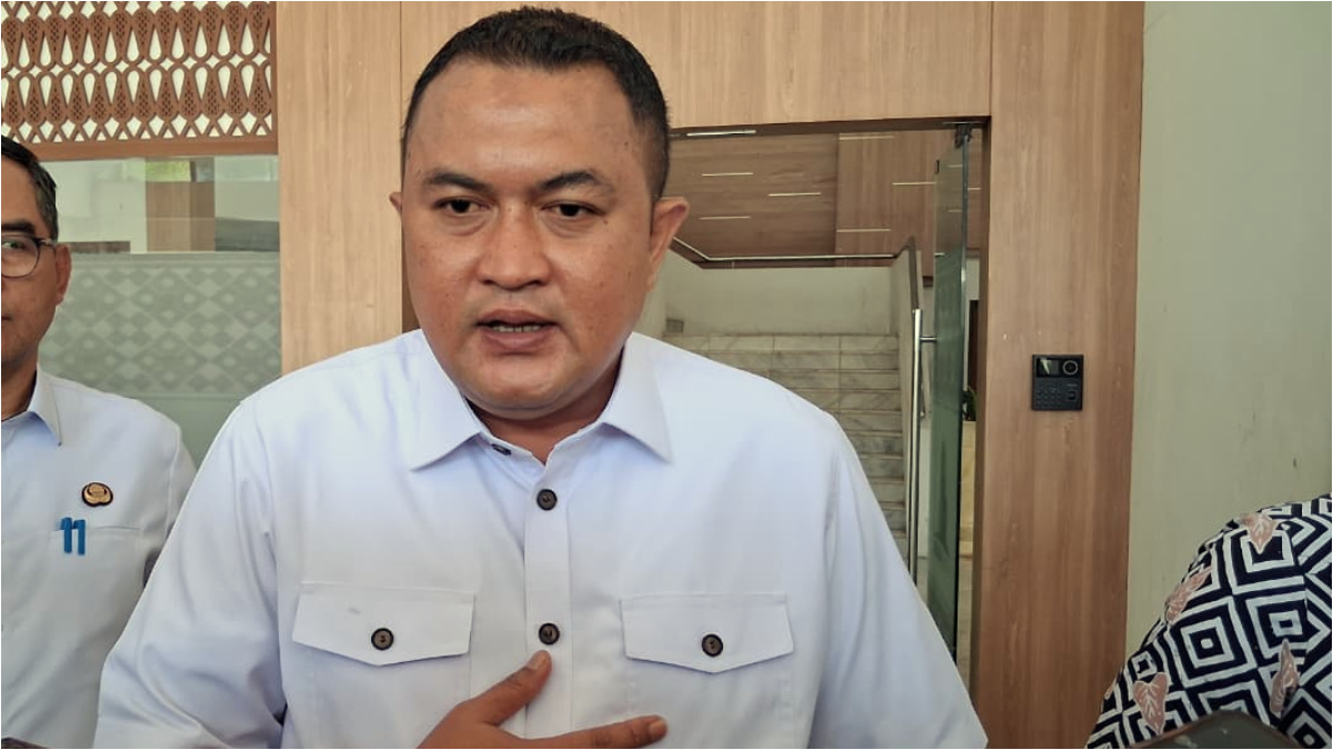 Bupati Bogor, Rudy Susmanto memberikan keterangan kepada wartawan.