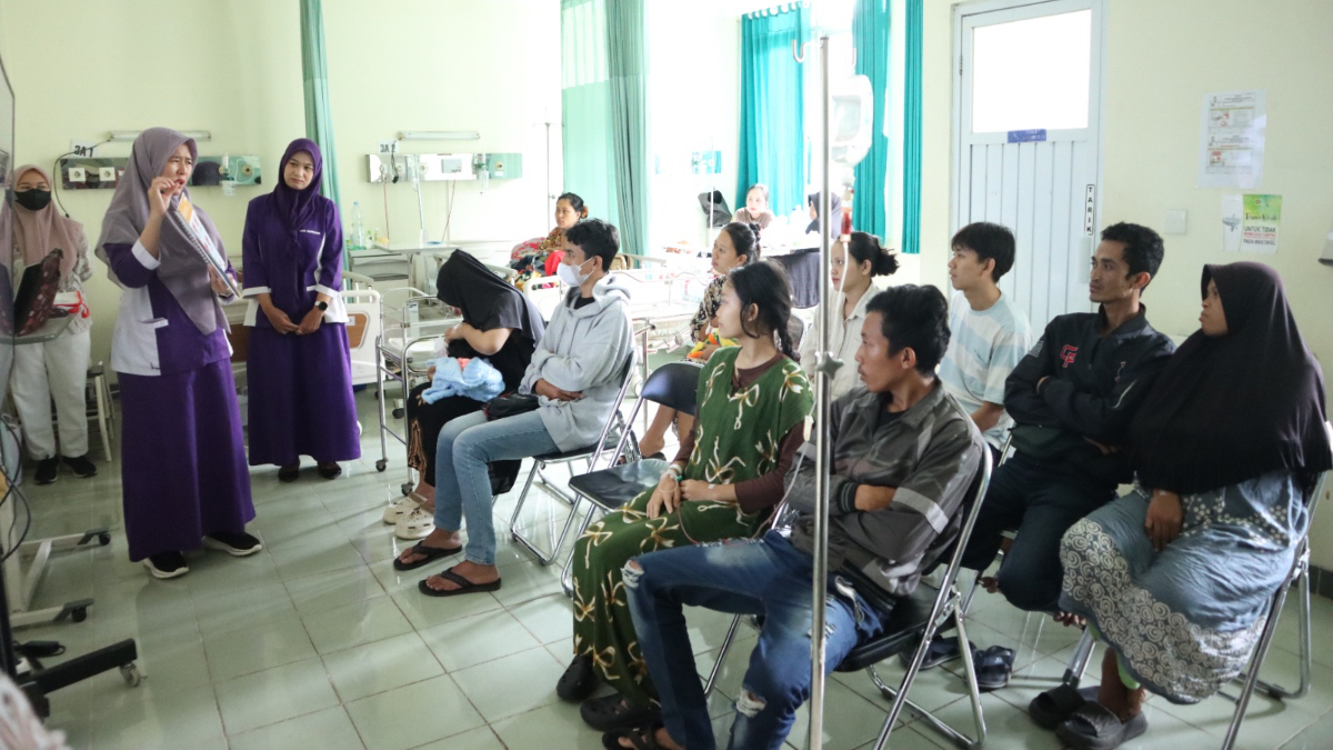 Kegiatan sesi Keluarga Sehat di RSUD R Moh Noh Nur Leuwiliang Bogor dengan  Yayasan Noora Health Indonesia.