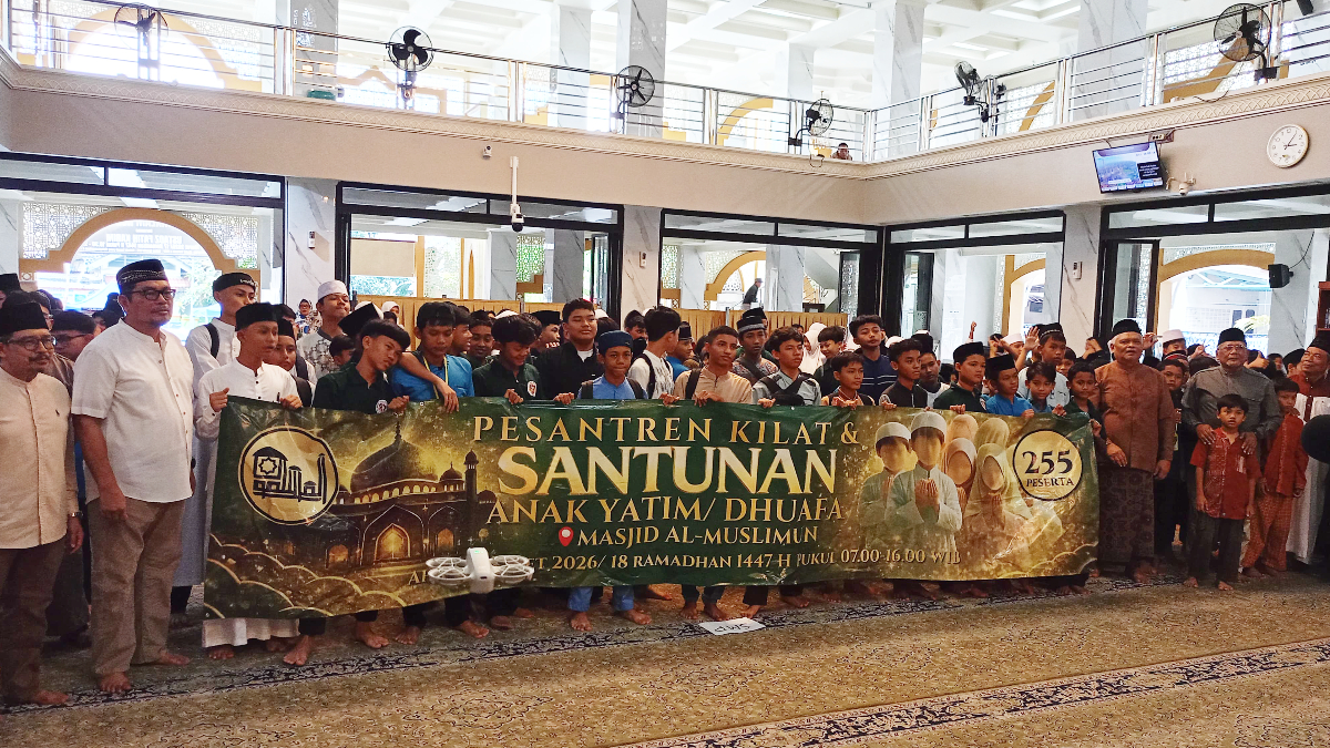 Ratusan anak-anak mengikuti One Day Pesantren di Masjid Al Muslimun Kota Bogor.