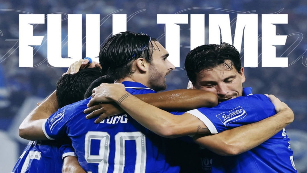 Pemain Persib Bandung merayakan gol ke gawang Persik Kediri.