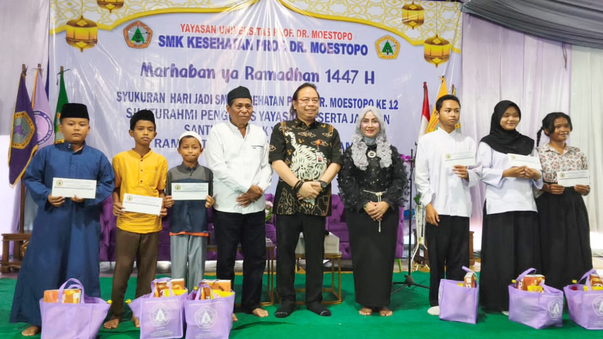 Santunan yatim Hari Jadi ke-12 Yayasan Prof. Dr. Moestopo. Yayasan tersebut akan membuka Politeknik Kesehatan tahun 2026 ini.