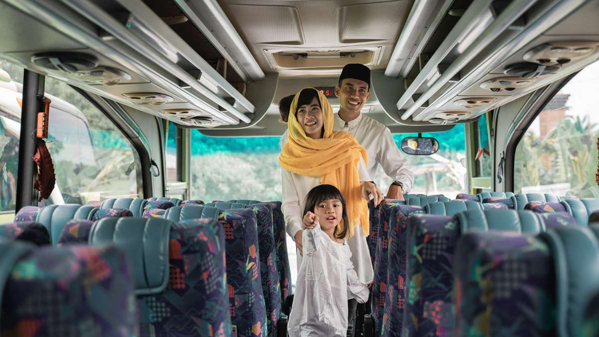 Ilustrasi. Masyarakat mengikuti program mudik gratis menggunakan bus yang disediakan Pemkab Bogor.