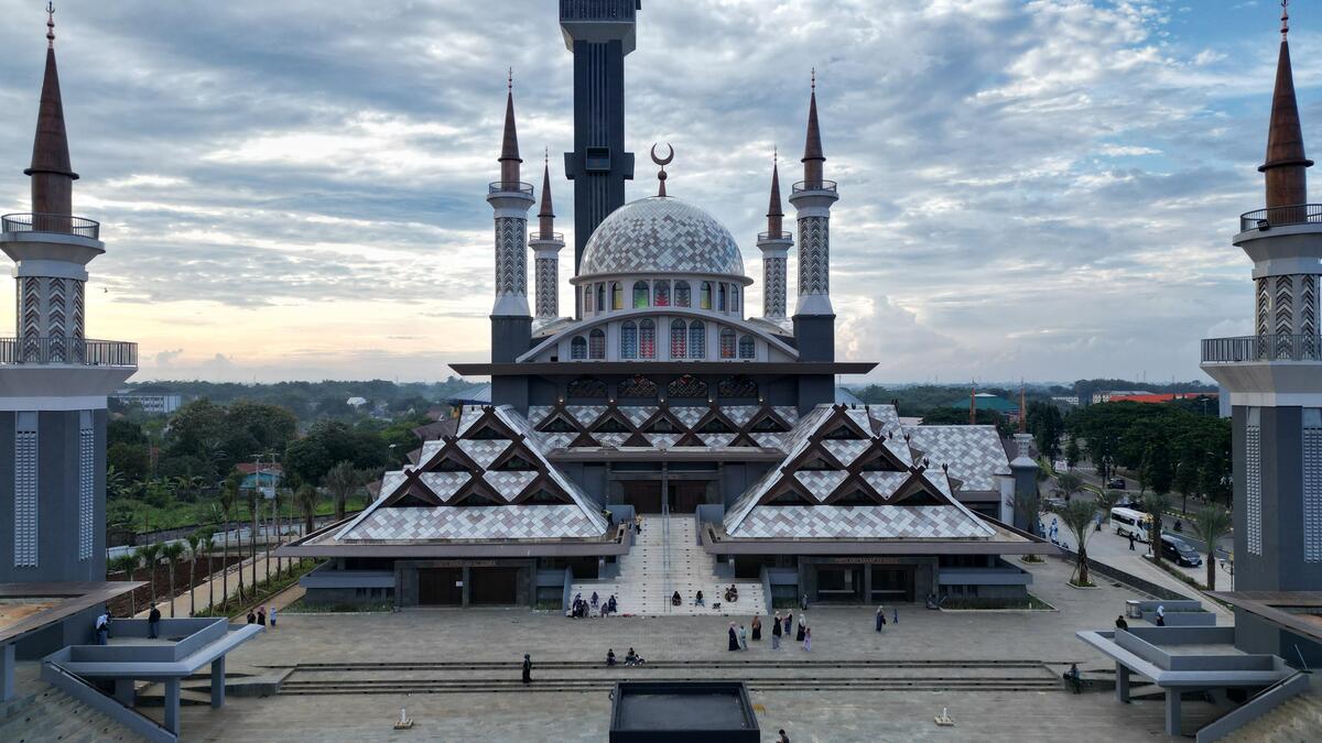 Masjid Nurul Wathon yang berada di Kawasan Pakansari Bogor.