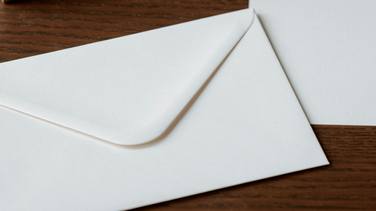Ilustrasi: Amplop surat. Pemdes Citeureup diminta klarifikasi soal dugaan permintaan THR ke perusahaan.