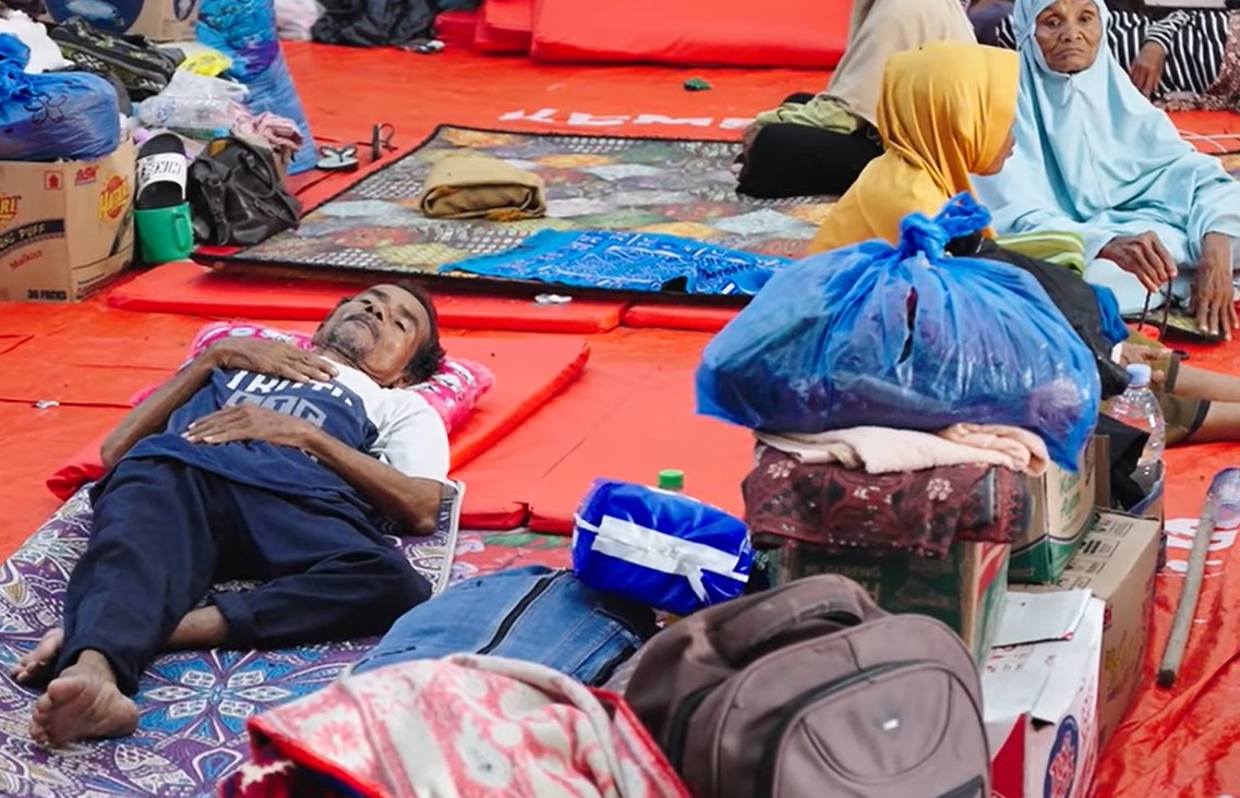 Ilustrasi KPM yang menerima pencairan bansos Rp900.000 di Aceh