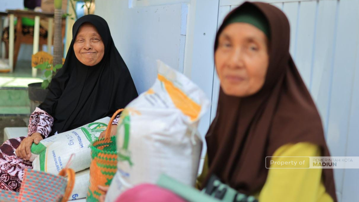 KPM yang sudah mendapatkan bansos beras 20 kg dan minyak 4 liter