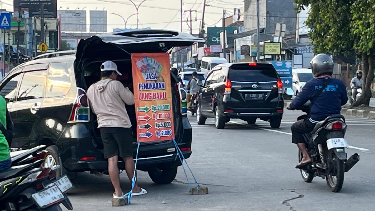 Ilustrasi penukaran uang di wilayah Bogor.