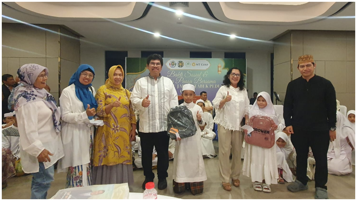 Kegiatan sosial buka puasa bersama anak yatim yang digekar AUJP.