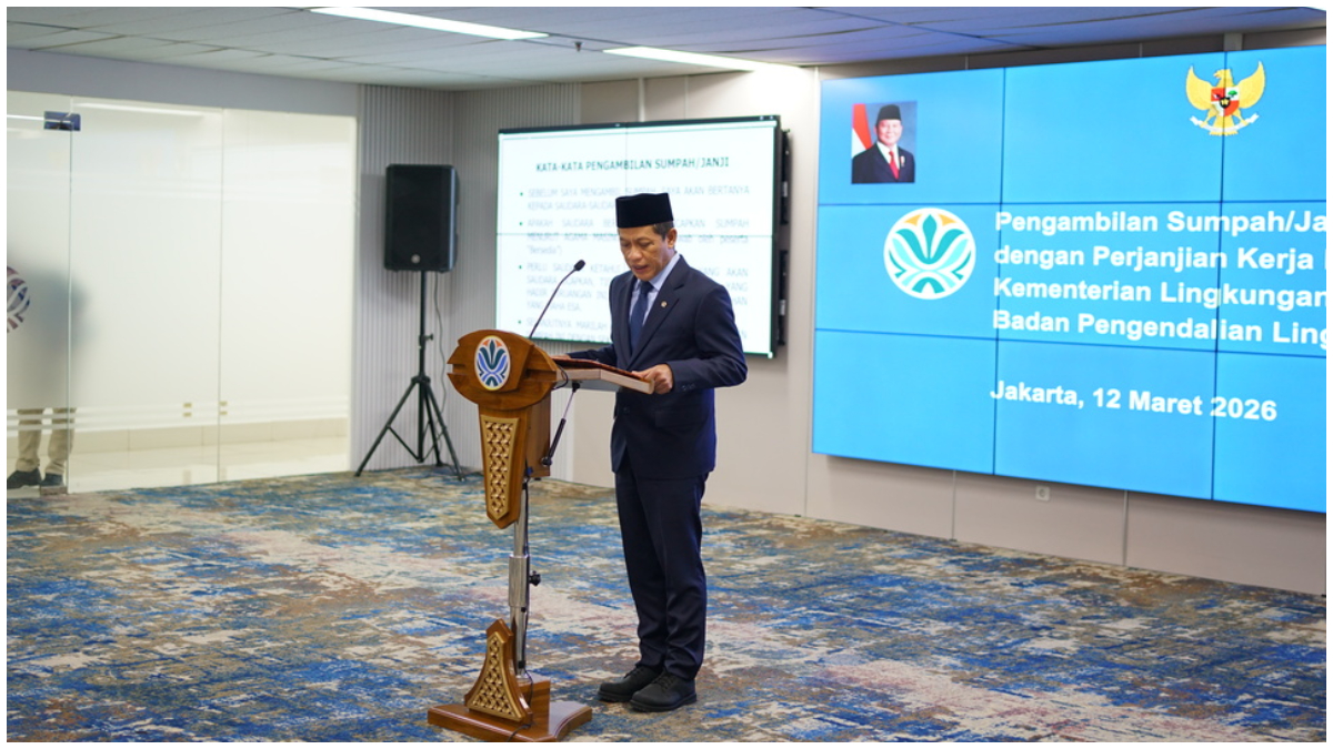 Menteri LH saat melantik 455 PPPK KLH - BPLH