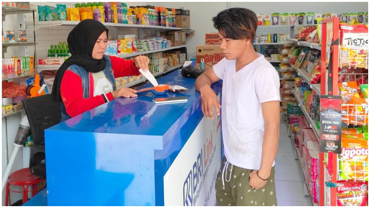 Risya Naifah berhasil mengembangkan bisnisnya setelah menjadi  Agen BRILink.