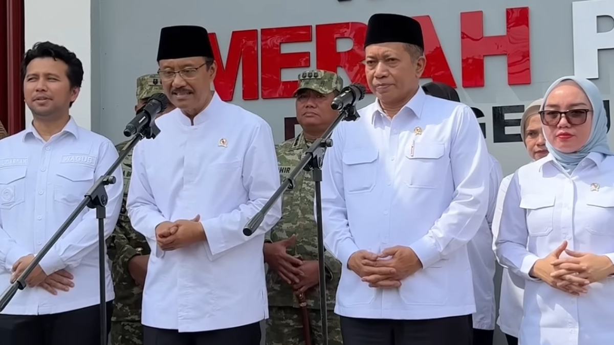 Menteri Sosial Saifullah Yusuf atau Gus Ipul saat peresmian Koperasi Desa Merah Putih di Pasuruan, Jawa Timur