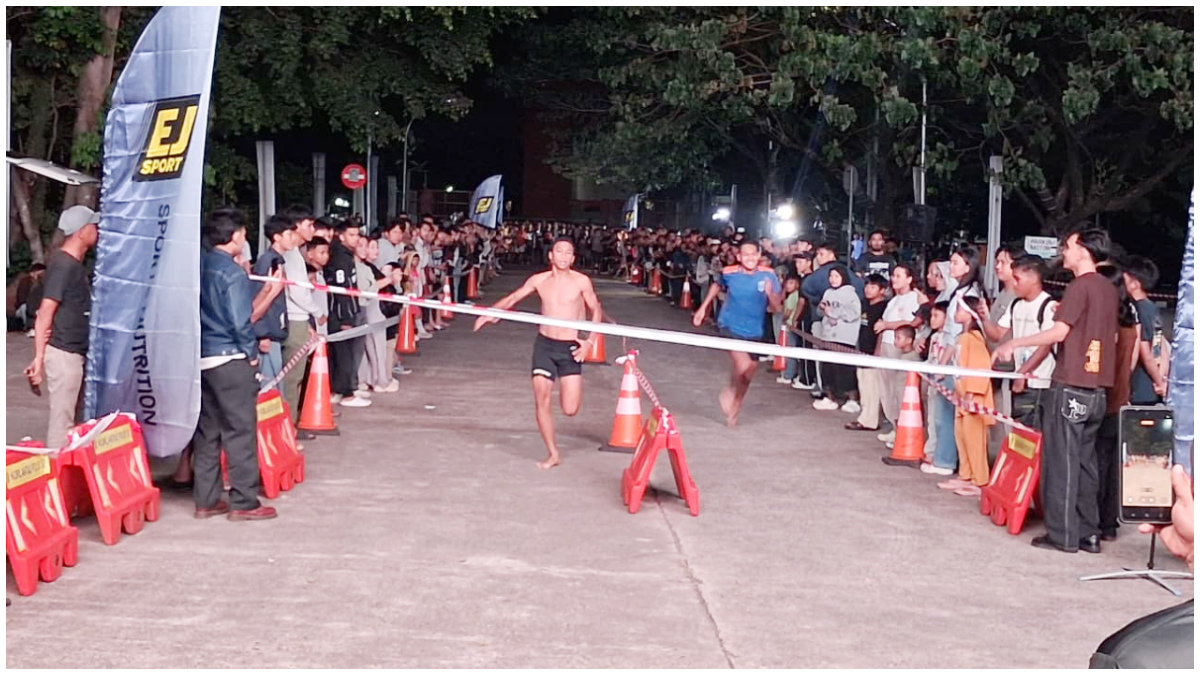 Kemeriahan malam puncak Dashrun Kabupaten Bogor di Gate VVIP Gelora Pakansari, Kabupaten Bogor, Sabtu 14 Maret 2026.