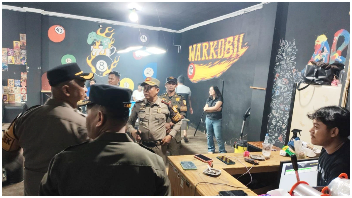 Polsek Jonggol dan Forkopimcam razia sejumlah THM yang masih buka saat Ramadhan. 