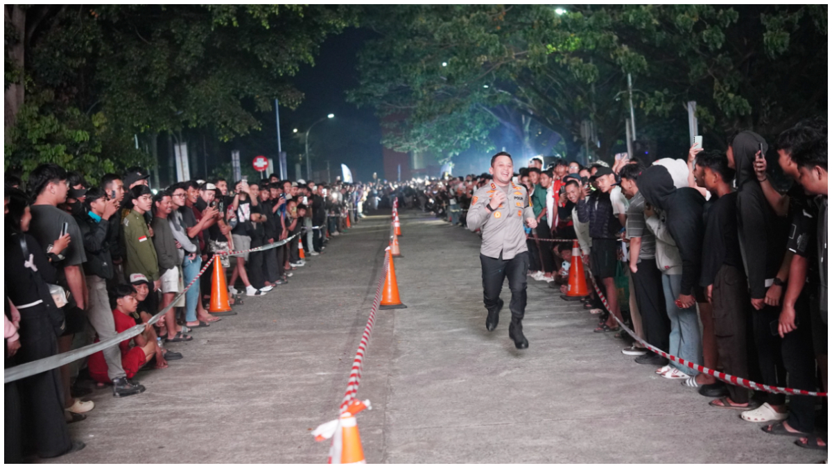 Kapolres Bogor, AKBP Wikha Ardilestanto jadi peserta DushRun Pakansari, Cibinong, Kabupaten Bogor. 