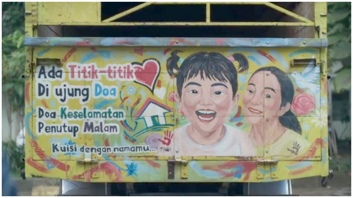 Penyanyi Sal Priadi merilis video musik lagu Ada Titik-Titik di Ujung Doa yang menampilkan kisah perjuangan seorang ayah dalam diam. 
