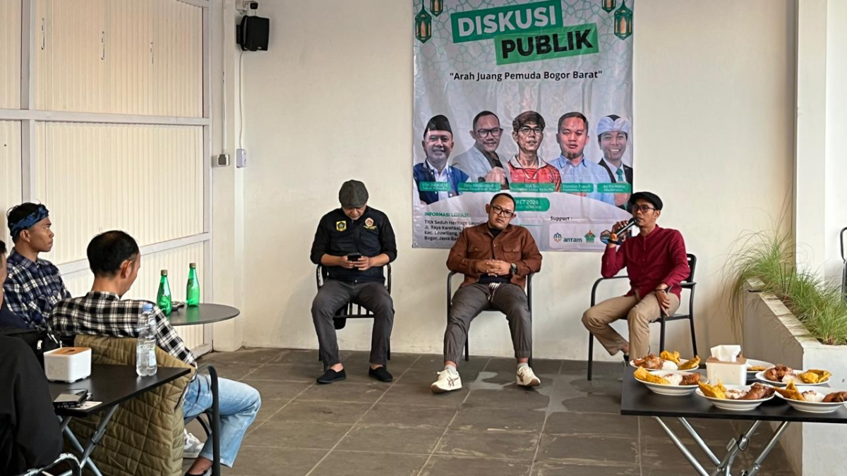Diskusi publik sekaligus tasyakuran pembentukan Forum Komunikasi Bumi Putra (FKBP) Bogor Barat di Kafe Titik Seduh, Leuwiliang, Sabtu, 14 Maret 2026. 