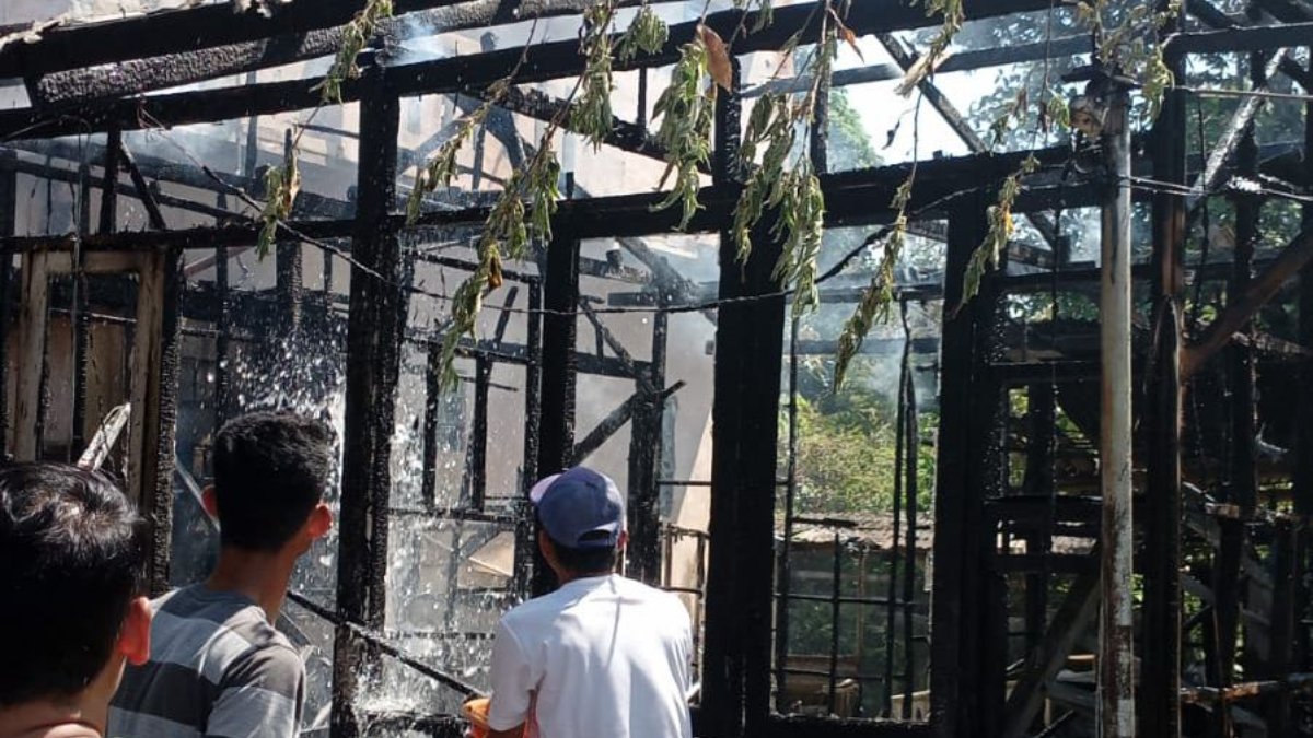 Kondisi musala di Katulampa, Kecamatan Bogor Timur, Kota Bogor pasca kebakaran Senin, 16 Maret 2026.