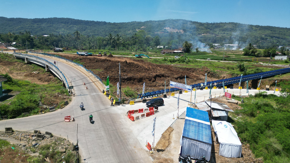 Kondisi H-3 jalur fungsional Tol Bocimi seksi 3 yang baru dibuka untuk arus mudik Lebaran 2026.