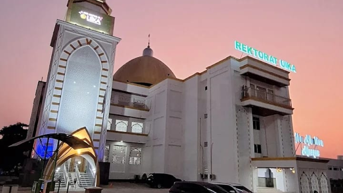Masjid Ibn Khaldun Bogor menjadi salah satu lokasi favorit masyarakat untuk beritikaf selama Ramadhan.