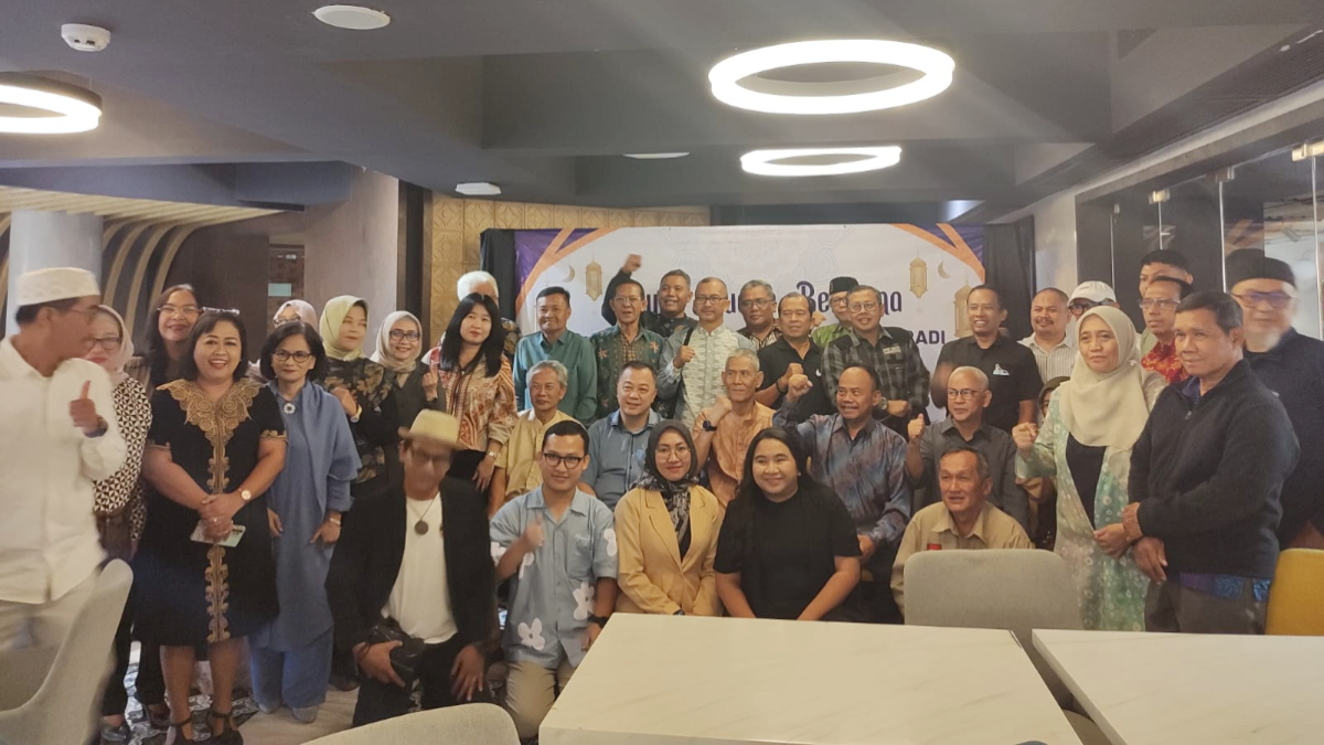 Diskusi hukum di sela-sela buka puasa DPC Peradi Kota Bogor.