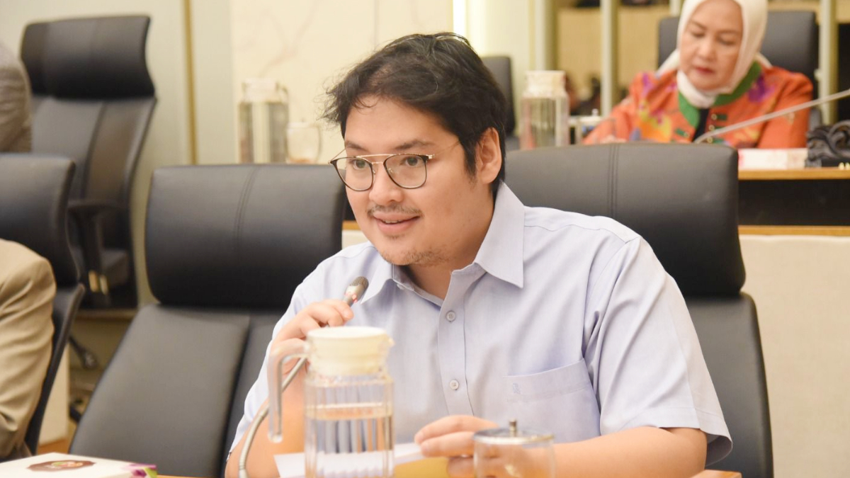 Wakil Ketua Badan Kerja Sama Antar-Parlemen (BKSAP) DPR RI, Ravindra Airlangga menyoroti penutupan Selat Hormuz.