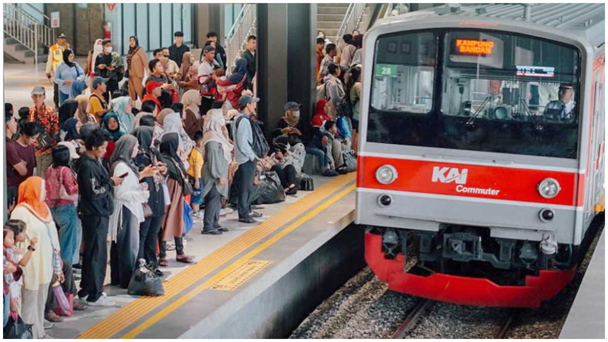 Suasana Commuter Line di sejumlah stasiun wilayah Jabodetabek pada periode awal 2026.
