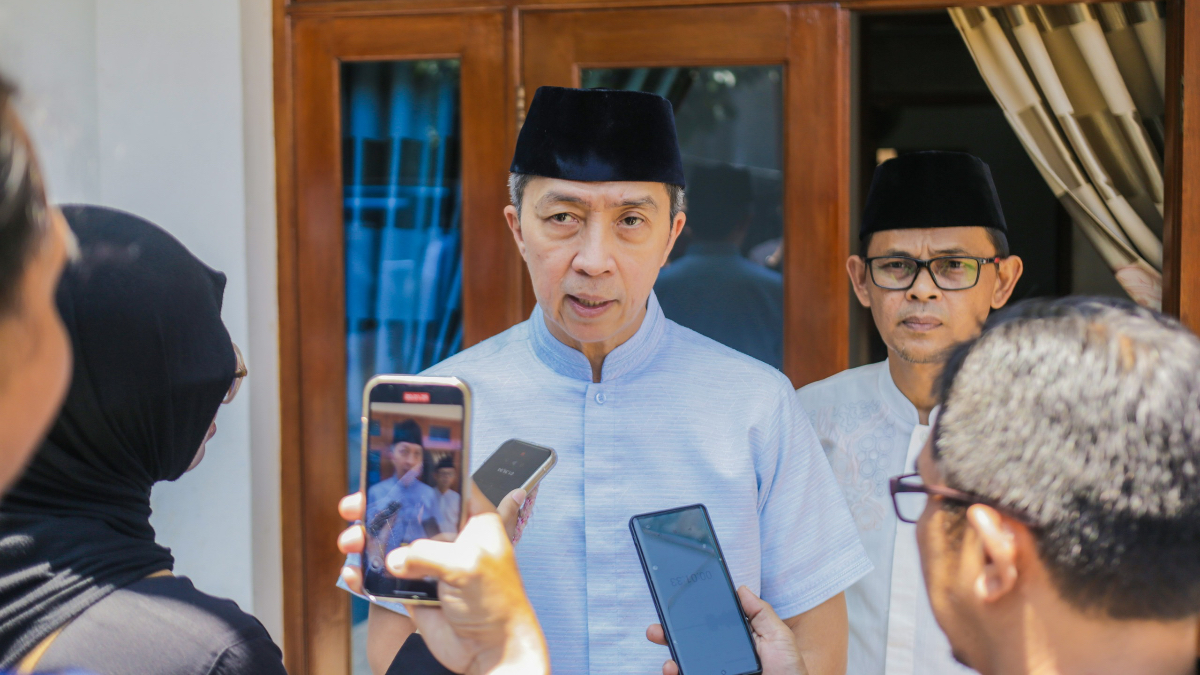 Wali Kota Bogor Dedie A Rachim saat memberikan keterangan patroli di malam takbiran. 