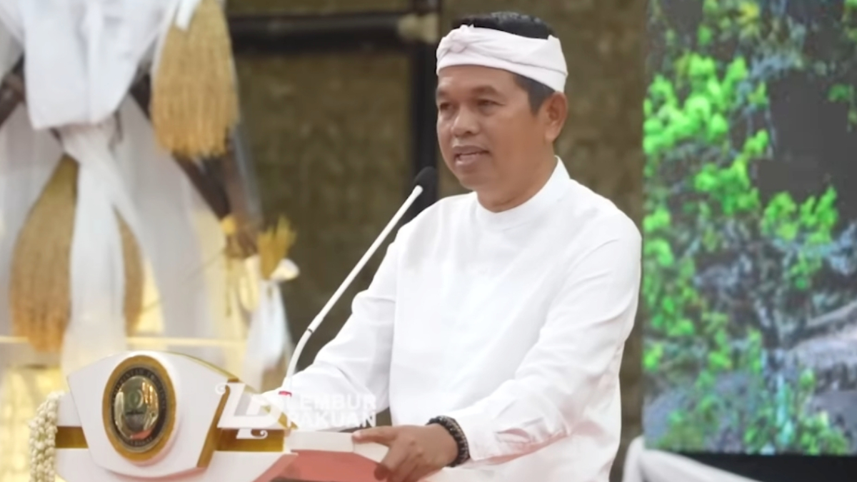 Gubernur Jawa Barat Dedi Mulyadi mengimbau ASN di Pemprov Jabar untuk merayakan Lebaran bersama keluarga.