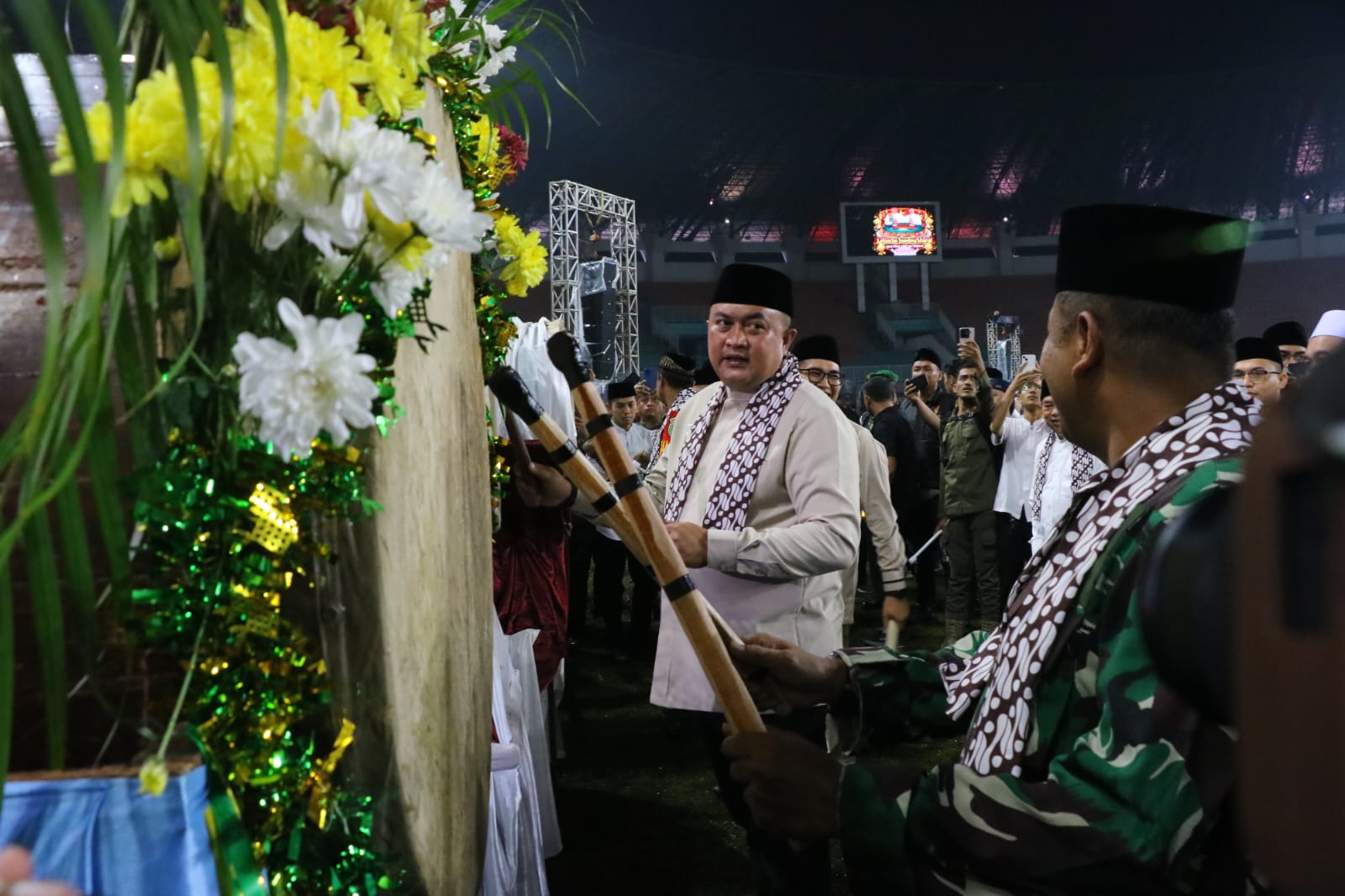Bupati Bogor Rudy Susmanto hadir di Pakansari Cibinong pada malam takbiran, Jumat, 20 Maret 2026. Ketua DPRD Sastra Winara sebut momen luar biasa.