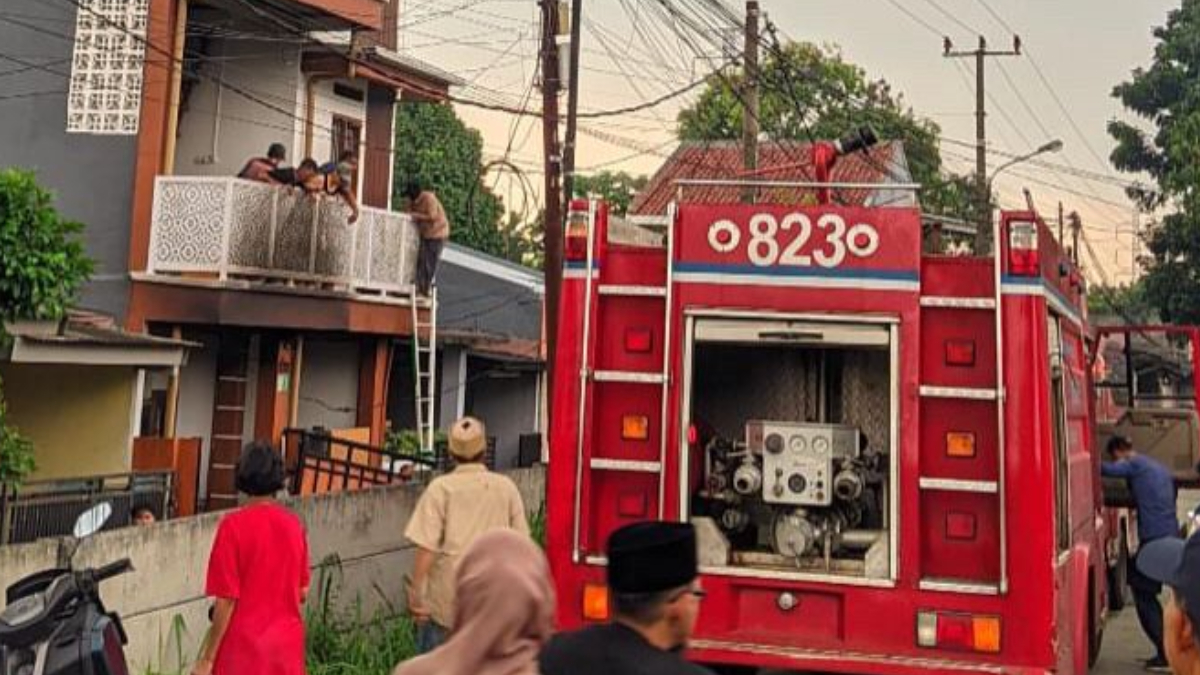 Kebakaran terjadi di salah satu rumah warga Kelurahan Kencana, Kecamatan Tanah Sareal, Kota Bogor saat Hari Raya Idul Fitri, Sabtu, 21 Maret 2026. 