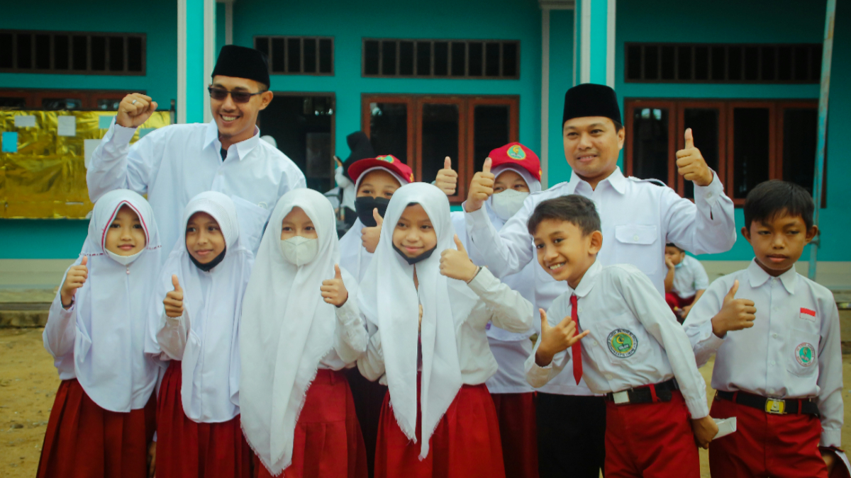 Ilustrasi guru madrasah.