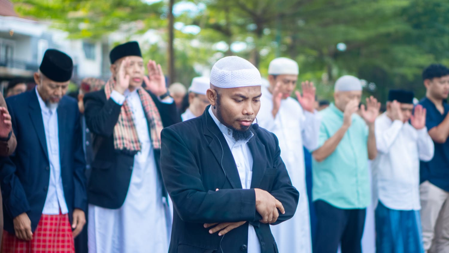 Ribuan jamaah melaksanakan Salat Idulfitri 1447 H di Jalan Yasmin Raya, Bogor Barat. 