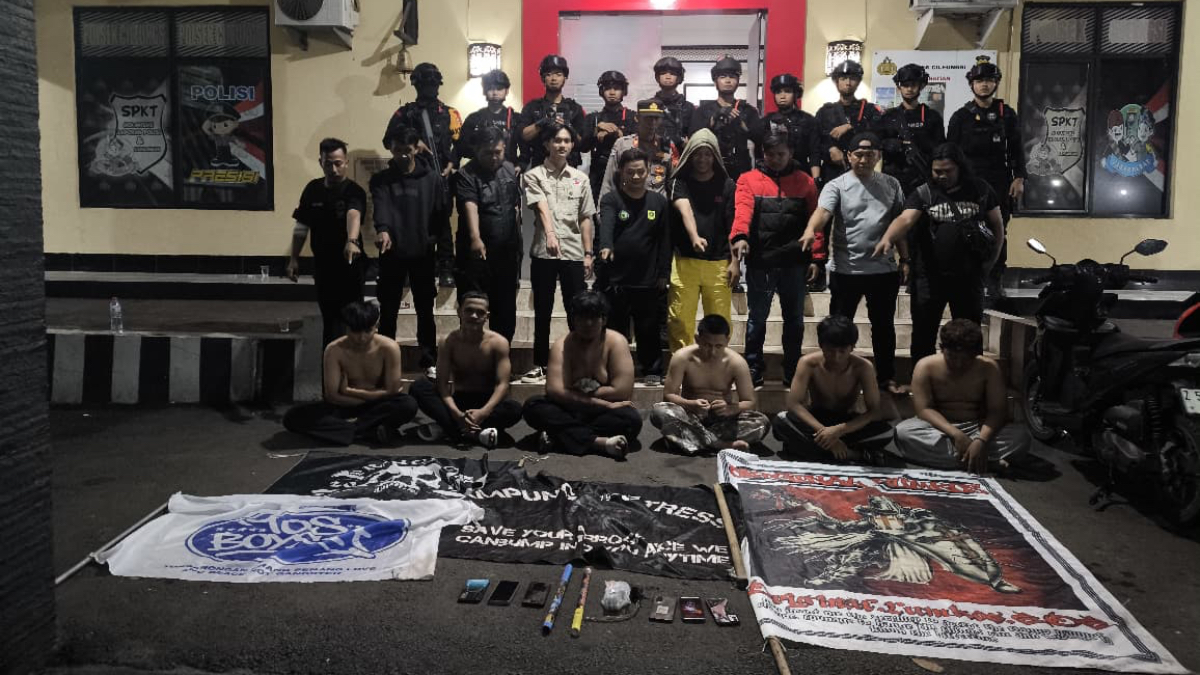 Polsek Cileungsi Bogor mengamankan puluhan anggota gangster yang membuat kerusuhan saat malam takbir. 