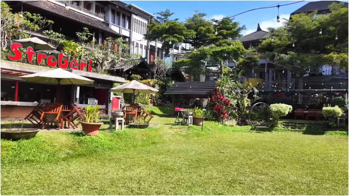 Rumah Stroberi di Lembang Bandung