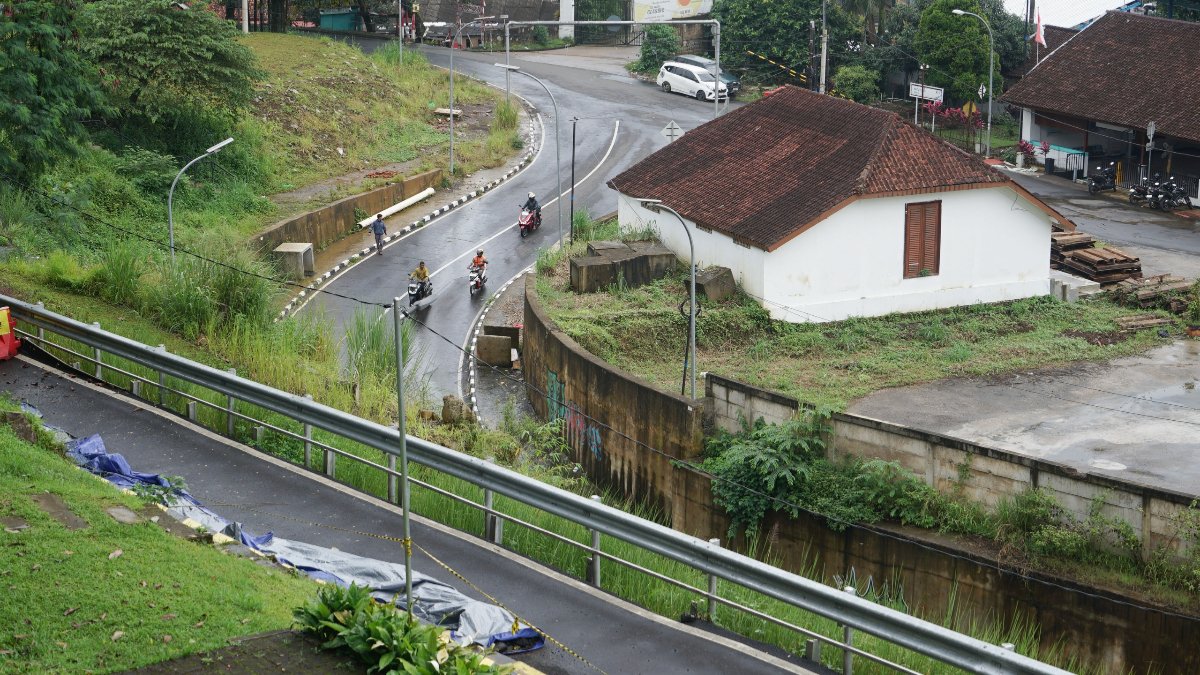 Kondisi Jalan Batutulis Kota Bogor yang masih tertutup sejak 2025 silam.