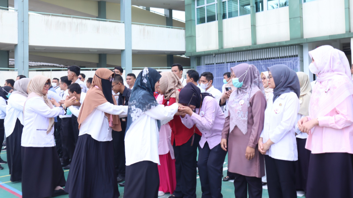 RSUD R. Moh. Noh Nur menggelar halal bihalal di rumah sakit yang berlokasi di di Leuwiliang, Kabupaten Bogor.