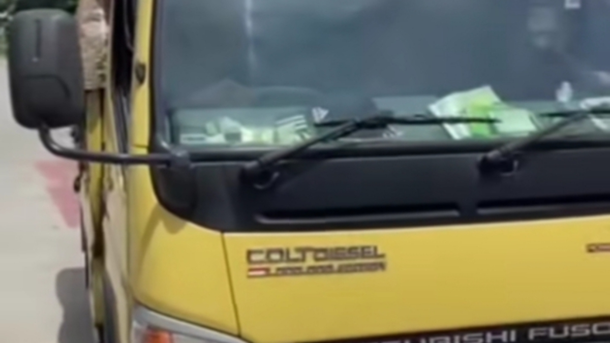 Truk beserta sopir yang viral usai ugal-ugalan di Bogor.