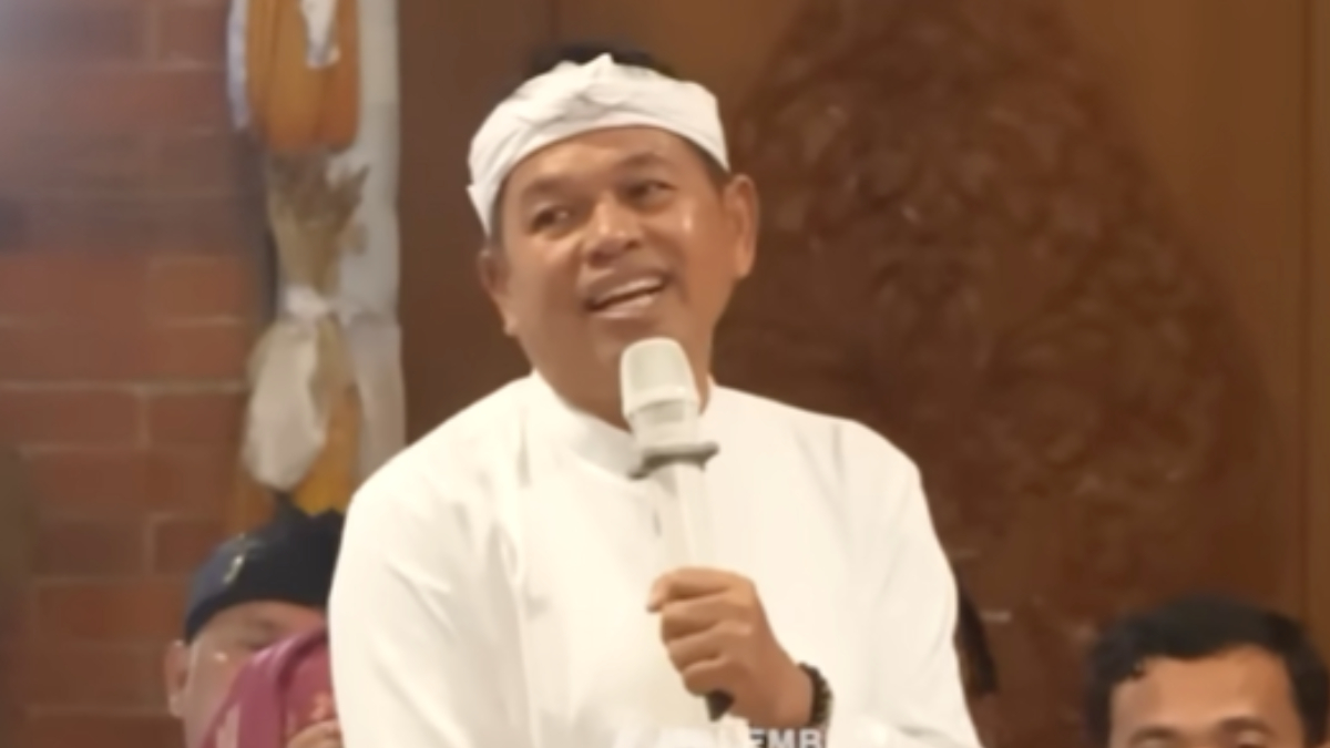 Gubernur Jawa Barat Dedi Mulyadi menyampaikan pendapatan pajak di Jawa Barat naik selama diskon libur Lebaran 2026.