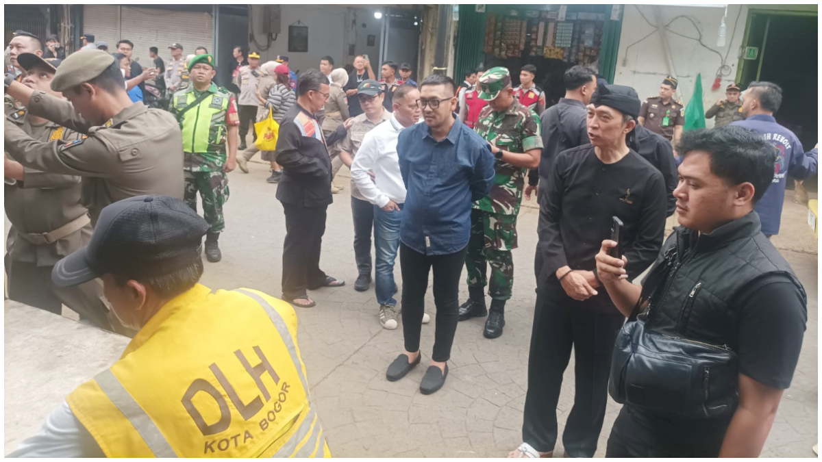 Pemkot Bogor kembali melanjutkan penertiban dan pemindahan PKL di kawasan Pasar Bogor. 