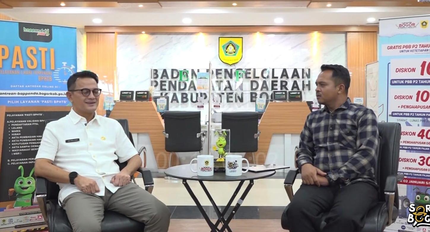 Kepala Bappenda Kabupaten Bogor, Adi Mulyadi saat podcast soal insemtif pajak bersama Diskominfo. 