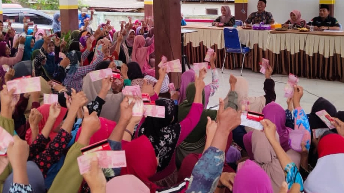 Ilustrasi KPM PKH BPNT mencairkan bansos Maret 2026.