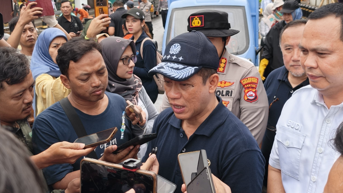 Menteri Lingkungan Hidup (LH) Hanif Faisol Nurofiq, hadir dalam kegiatan bersih-bersih di Pasar Induk Rau, Kota Serang pada Jumat, 27 Maret 2026.