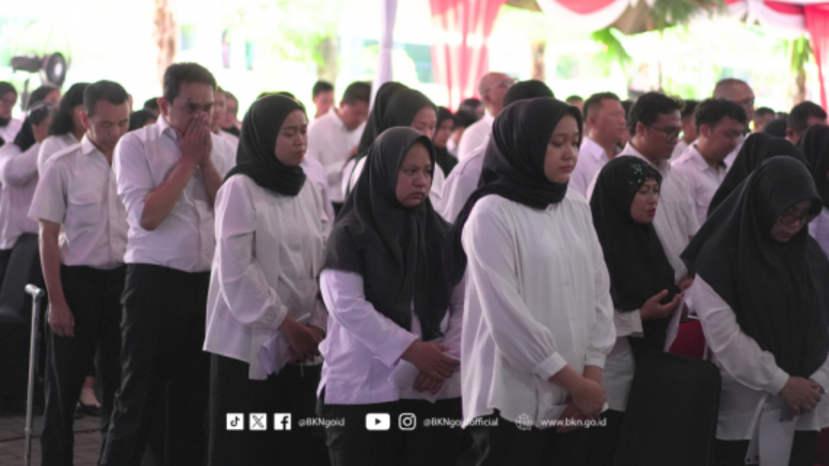 Ilustrasi antrian peserta sebelum memasuki ruangan ujian CPNS.