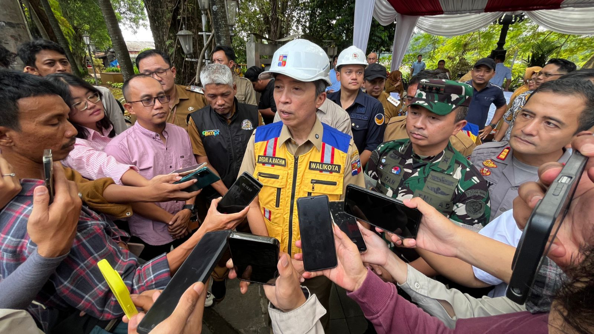 Wali Kota Bogor Dedie A Rachim saat menyampaikan keterangan.